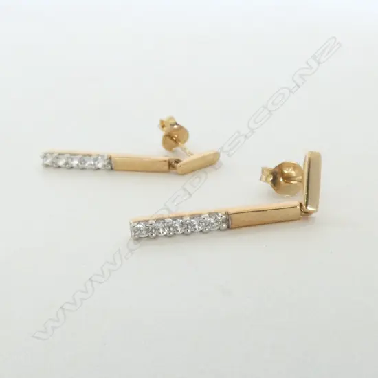 9CT YELLOW GOLD DIAMOND DROP EARRINGS (5 diamonds each earring)