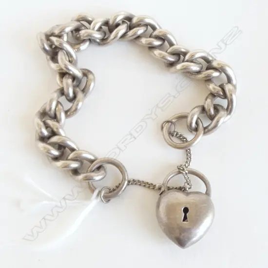 HEAVY SOLID SILVER LARGE CURB LINK BRACELET puff heart padlock clasp 82.4gms