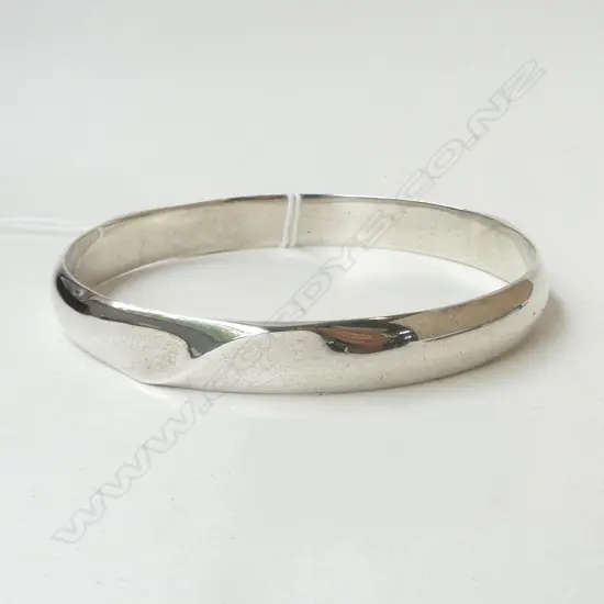 LG SILVER BANGLE BY 'FRENZ JEWELLERS' ROTORUA, 49gm (CD13330)