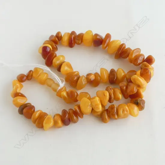 BALTIC AMBER NECKLACE w SCREW CLASP