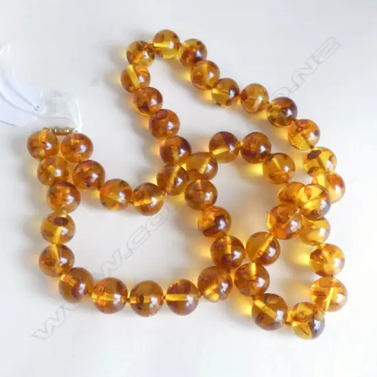 PRESSED AMBER BEAD NECKLACE, L.720mm