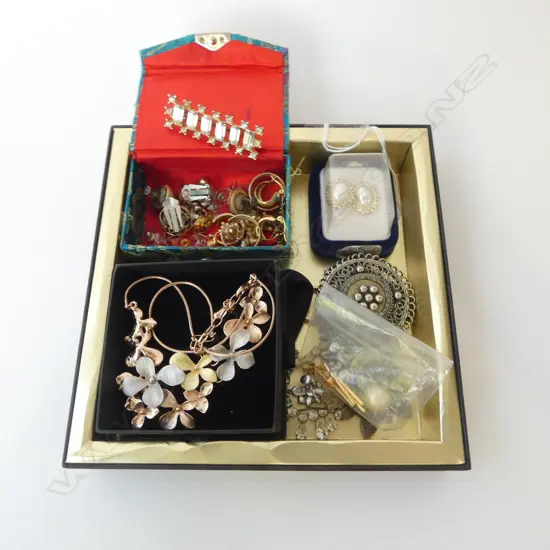 ASST COSTUME JEWELLERY