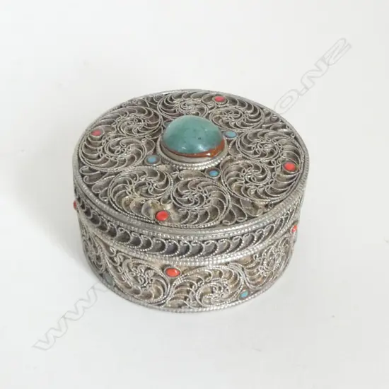 SILVER LIDDED BOX fine applied wire scrolls & jewelled Dia.55mm. 45gms.