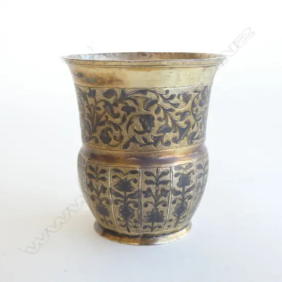 EUROPEAN SIVER GILT BEAKER H.75mm 107grms
