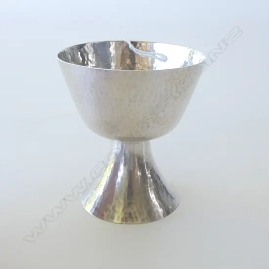 HAMMERED STG SILVER CUP, H. H. PLANTE, LONDON 1923 H.90mm, 181gms