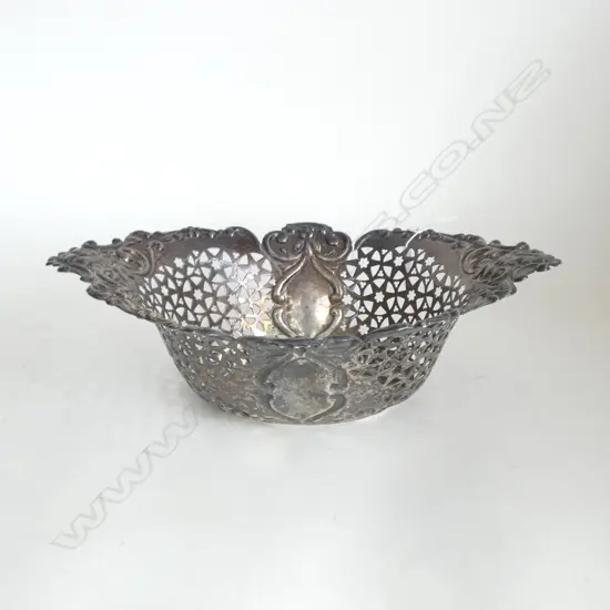SHEFFIELD 1900 SILVER LARGE PIERCED BASKET mask handles L.275mm. 284gms.