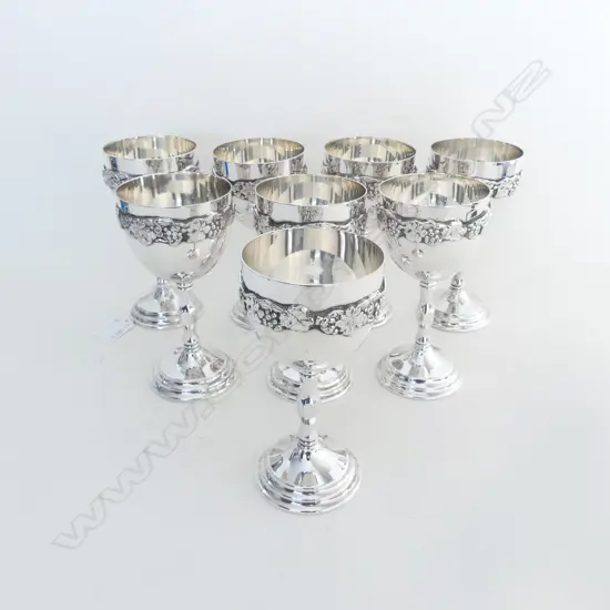 8 SILVER PLATE WINE GLASSES / GOBLETS H.155mm