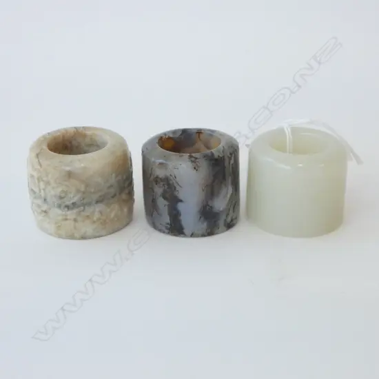 3 ORIENTAL JADE ARCHERS RINGS W.30mm