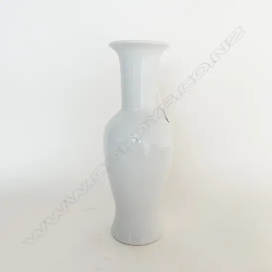 ORIENTAL WHITE VASE H.370mm