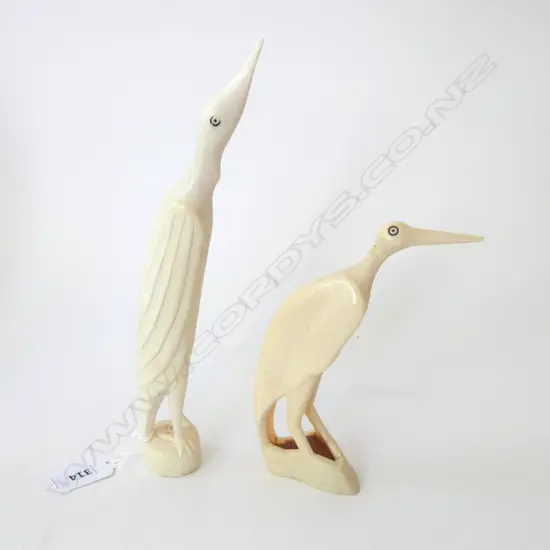 2 CARVED BONE / IVORY BIRDS H.230mm