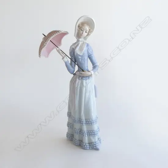 LLADRO FIGURINE H.320mm