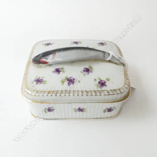 LIDDED PORCELAIN SARDINE CONTAINER PROB ABLY FRENCH EARLY 20THC  L.130mm