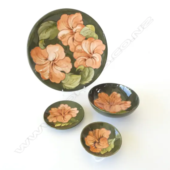 4 PCES MOORCROFT HIBISCUS 265mm dia