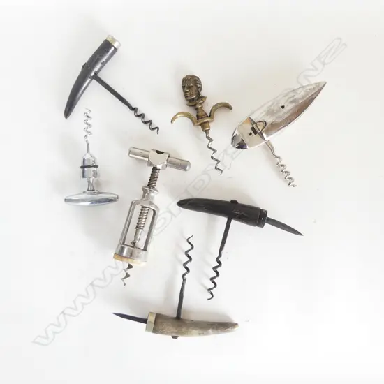 COLLECTION OF 7 VINTAGE CORKSCREWS