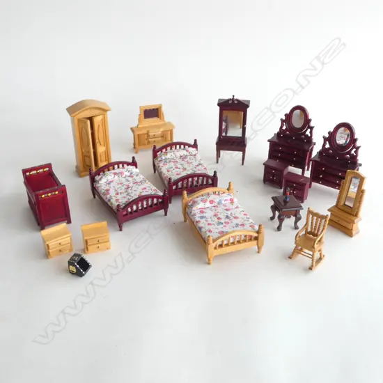 ASST. DOLLS HOUSE FURNITURE ETC