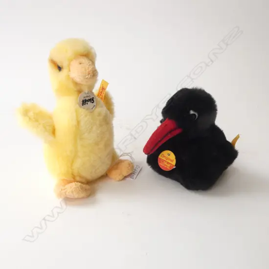 2 VINTAGE 'STEIFF' SOFT TOYS, DUCKLING & BABY RAVEN; BOTH w. TAGS & LABELS, H.140 & 90mm