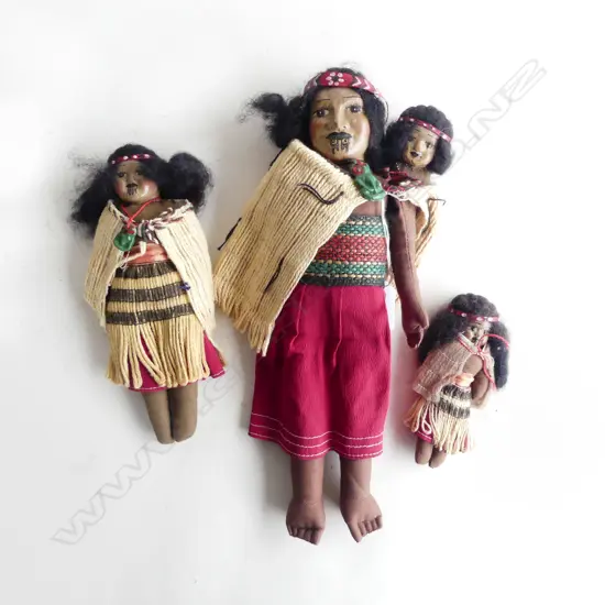 3 VINTAGE MAORI DOLLS H.320mm