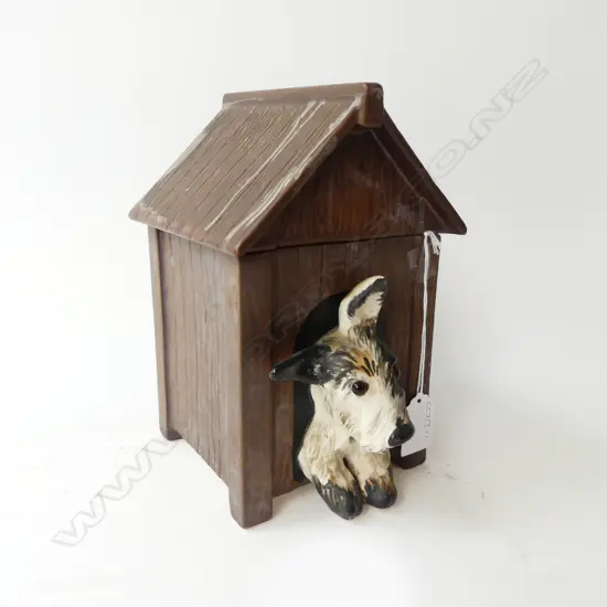 CROWN DEVON MUSICAL CIGARETTE DISPENSER [AF]