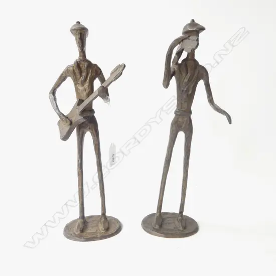 PR BRONZE GUITARISTS H.300mm
