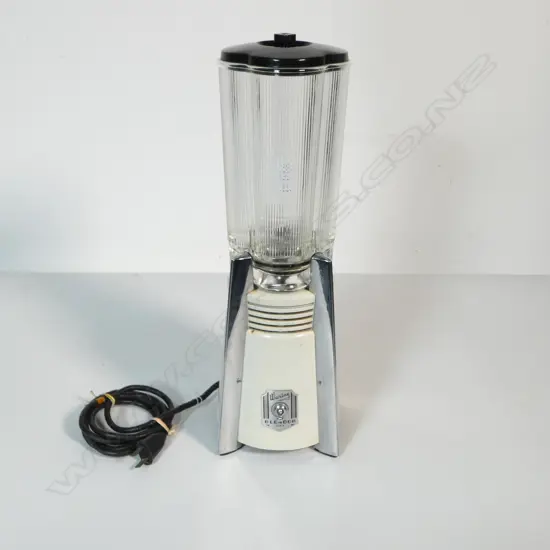 (2363) VINTAGE METAL AND GLASS ATOMIC 'WARING' BLENDER w. PYREX GLASS QUATREFOIL FORM TOP H.410mm
