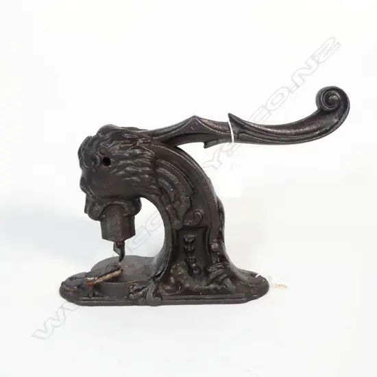 2452 VICT CAST IRON LION HEAD SEAL PRESS H220MM