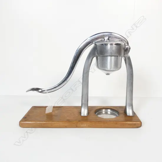 1276 STANDING CAST ALUMINIUM CITRUS SQUEEZER H300MM