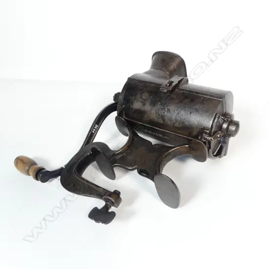 3538 TABLE CLAMP CAST IRON VINTAGE MEAT MINCER H340MM