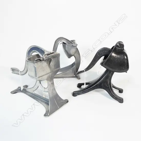 1647/1335/1151 3 VINTAGE CAST ALUMINUM LEMON SQUEEZERS H250MM