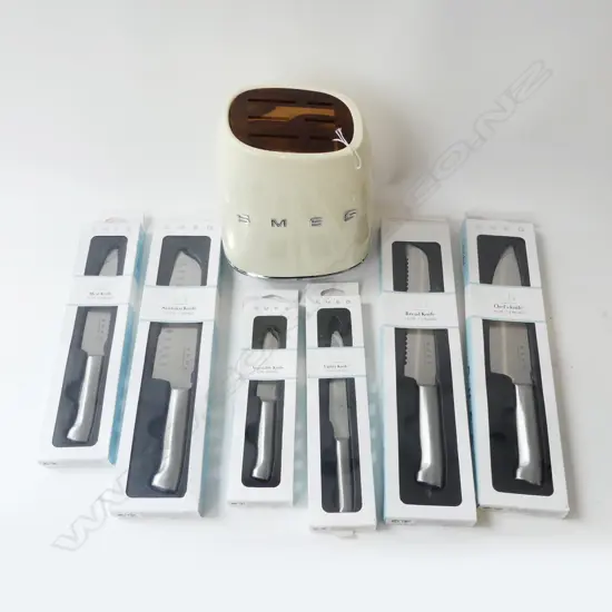 SMEG KNIFE BLOCK H.230mm + 6 KNIVES, BOXED