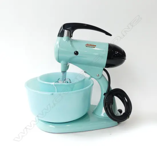 (2321) VINTAGE SUNBEAM MIXMASTER H.350mm w. 2 GLASS BAKE MIXING BOWLS