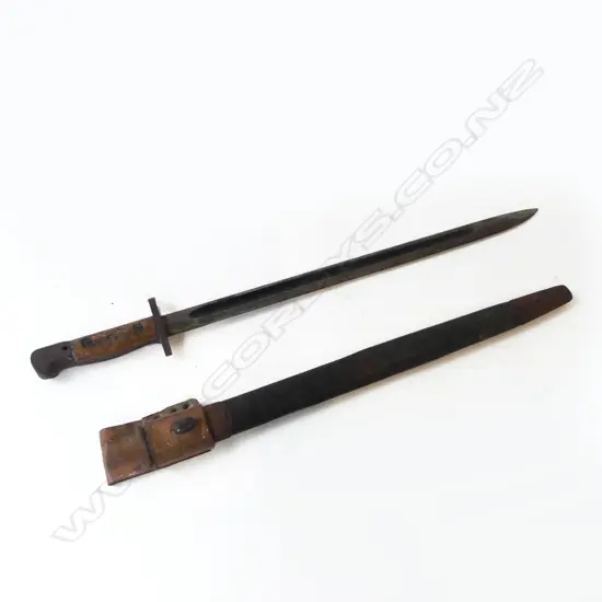1907 MODEL BAYONET IN SCABBARD, WITH LEATHER FROG HOLDER L.570mm 