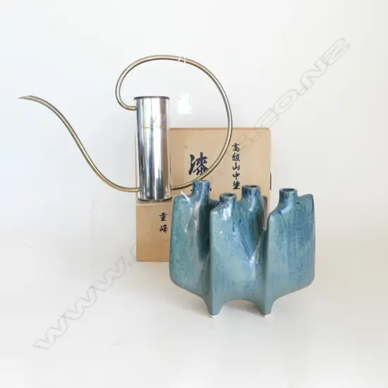 '70's ITALIAN VALENTINO BRANDED WATERING CAN, H.240mm & MID CENT. JAPANESE SCULPTURAL VASE, H.180mm (w LIDDED BOX)