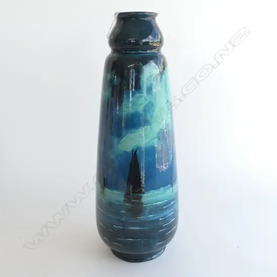 ENGLISH WARDLE VASE w. SAIL BOAT DESIGN H.340mm