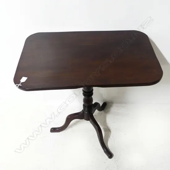 ANTIQUE MAHOGANY TILT TOP SIDE TABLE
