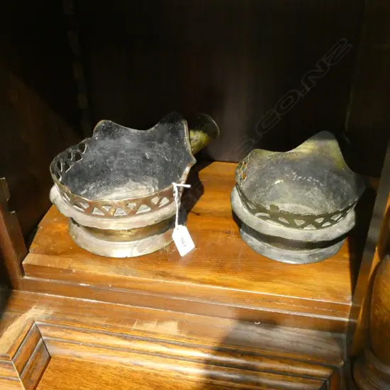 2 CAST BRONZE CHINESE SILK IRONS L.240mm