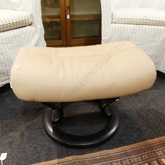 TAN COULORED FOOTSTOOL L570MM