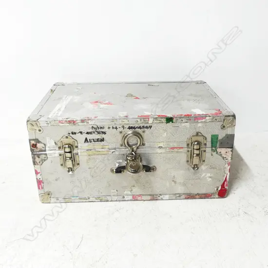 METAL CARRY CASE w. KEYS 680x465x320mm