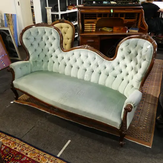VICTORIAN STYLE DOUBLE END SETTEE (some faults to wood)