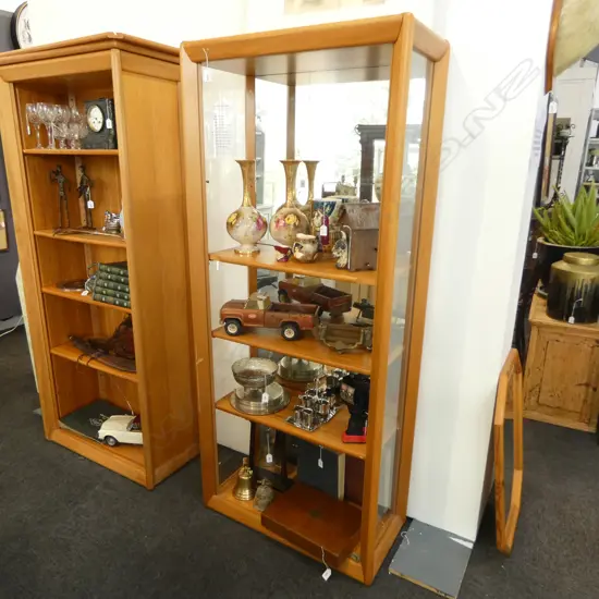 RIMU DISPLAY CABINET 760x370x1795mm