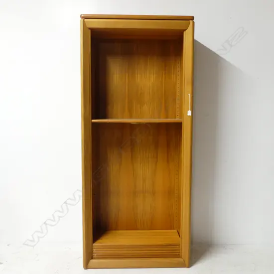 RIMU BOOKCASE 790x390x1820mm