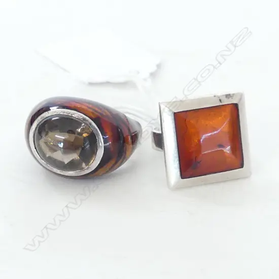 2 ST SILVER RINGS, 1 AMBER FILLED, 1 ENAMEL & SMOKEY QUARTZ  