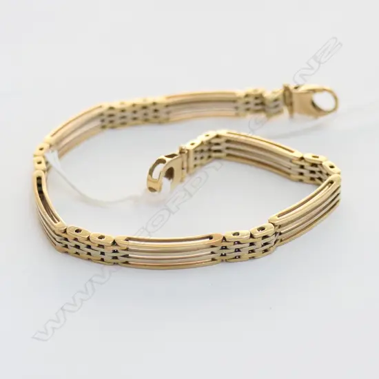 14ct GOLD GATE BRACELET 2 colour gold 21.35gms  22cm length