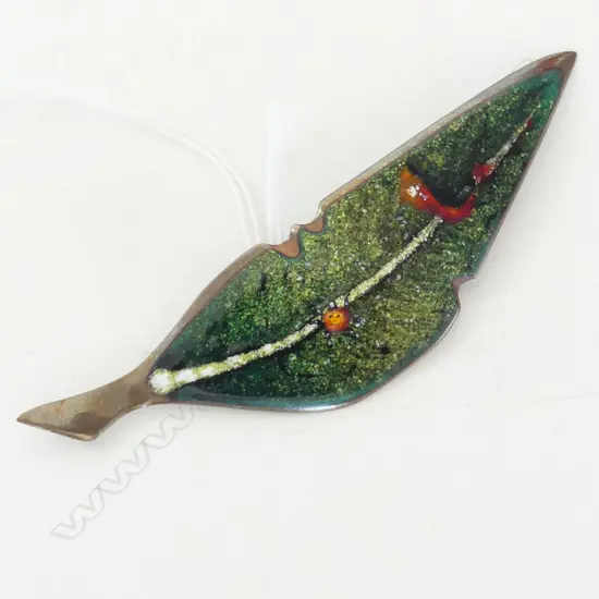 ALAN HEYWOOD ENAMELED COPPER GUM LEAF BROOCH L.95MM