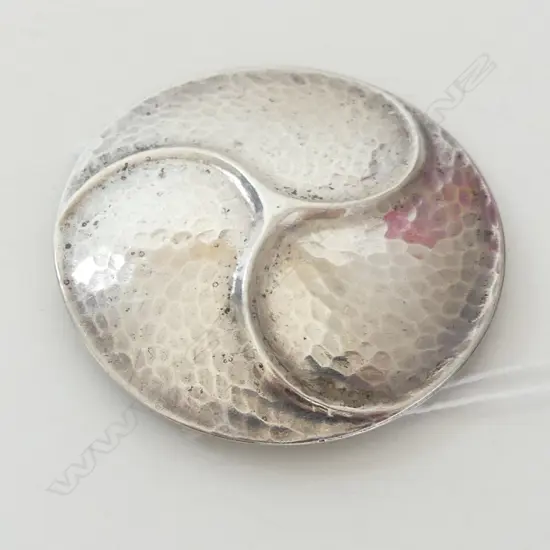 ARTS & CRAFTS 800 SILVER BROOCH 11.4 GM 50mm dia