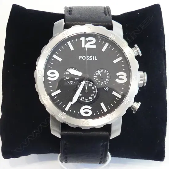 MENS WATCH FOSSIL AS NEW IN BOX WITH NEW BATTERY