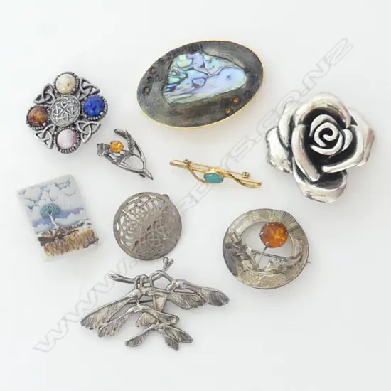 ASST. CELTIC JEWELLERY SOME STG