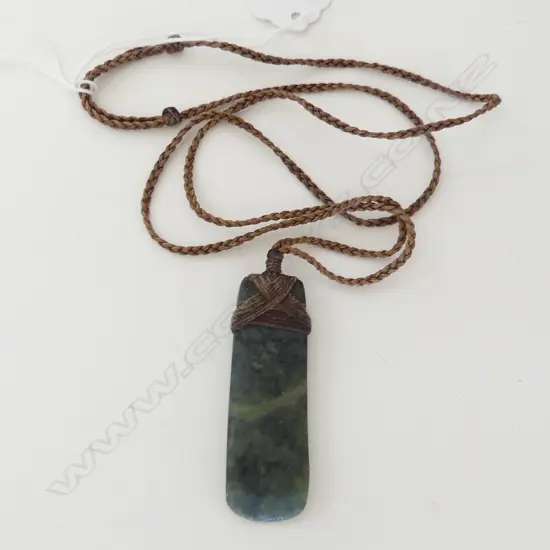 GREENSTONE PENDANT NECKLACE