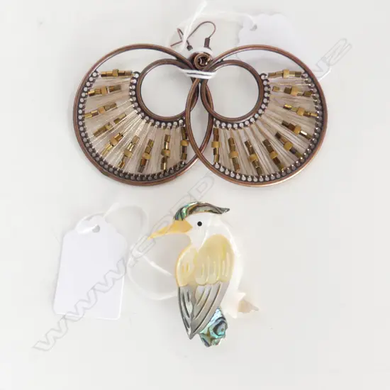 2 PC - POLISHED SHELL BIRD BROOCH & PR BRONZE FINISH OVERSIZE RETRO EARRINGS