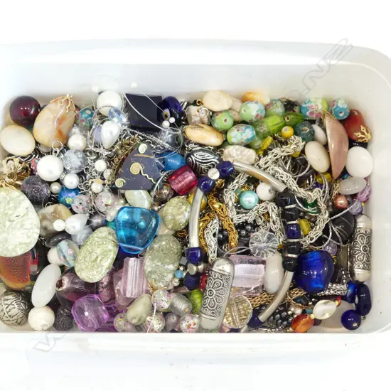 BOX ASST. COSTUME JEWELLERY, POLISHED STONES ETC