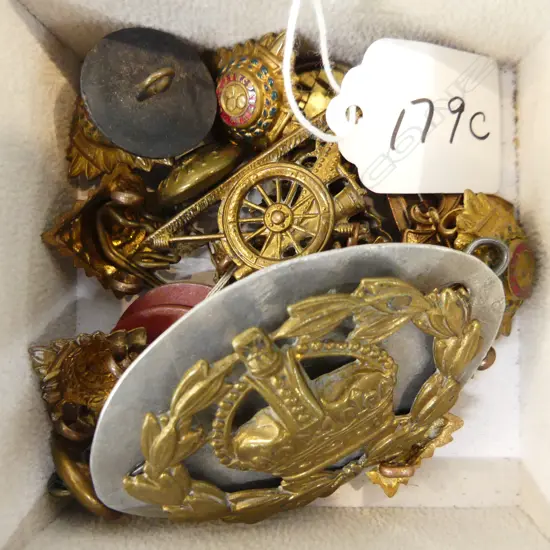 ASST. MILITARY PINS & BADGES